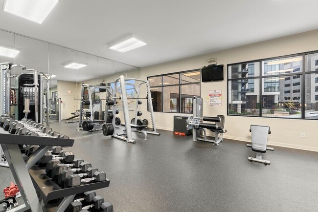 Building Photo - 2bd/2bth in sought after Grandview Condominiums in the heart of Buckhead!