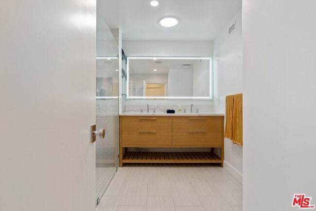 Building Photo - 3632 Beverly Ridge Dr