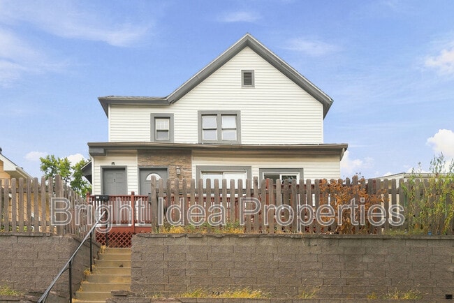 Building Photo - 1097 Suburban Ave E