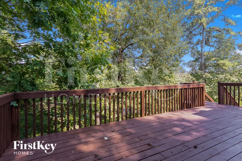 Building Photo - 601 Staffordshire Dr