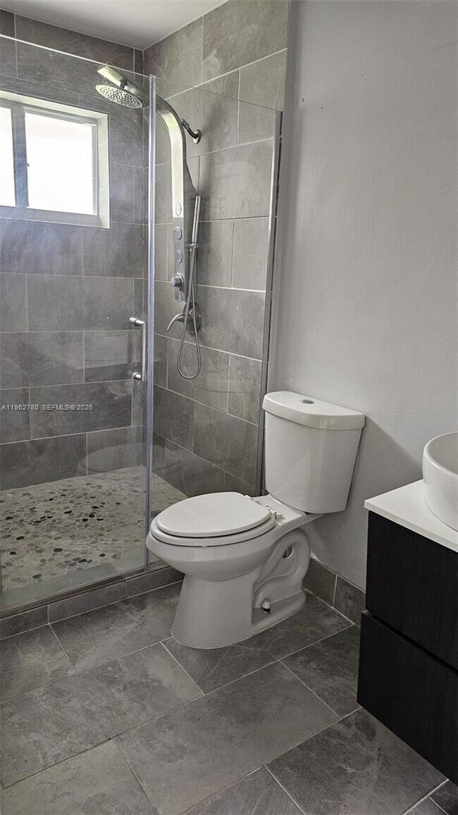 Building Photo - 17230 SW 93rd Ave