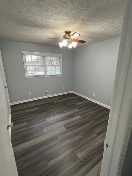 Building Photo - 6959 Lockridge Dr NW