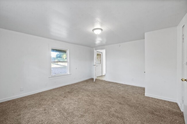 Building Photo - 1124 Palmyra Rd