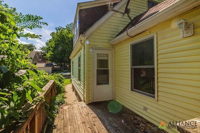 Building Photo - 1404 Legore Ln