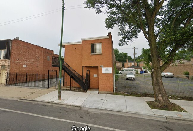 Building Photo - 8124 S Western Ave