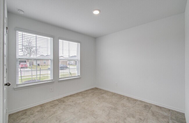 Building Photo - 1206 Cattle Chute Ct