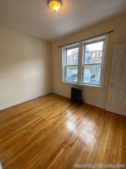 Building Photo - 66 Egmont St