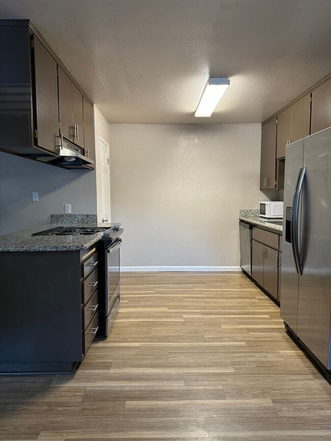 Interior Photo - 848 W 1st St