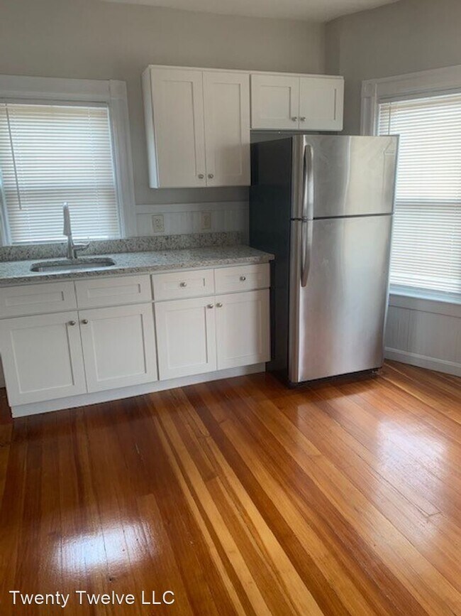 Building Photo - 1 br, 1 bath Apartment - 63-65 Larch Street