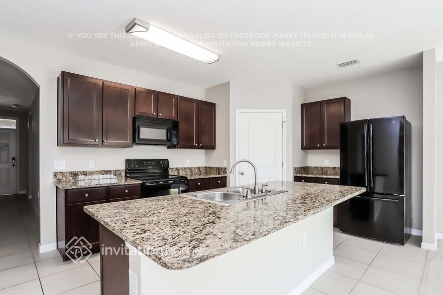 Building Photo - 3813 Wayfarer Wy