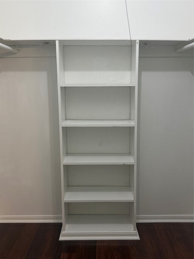 Building Photo - 11107 Sageking Dr