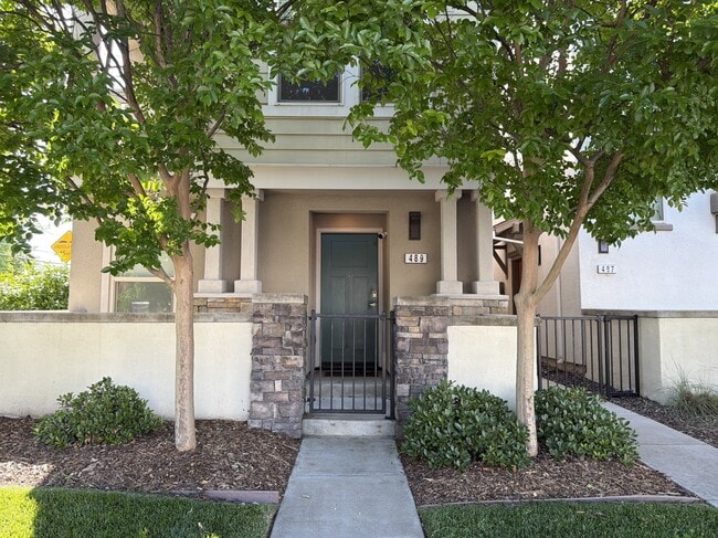 Building Photo - 489 McClatchy Way