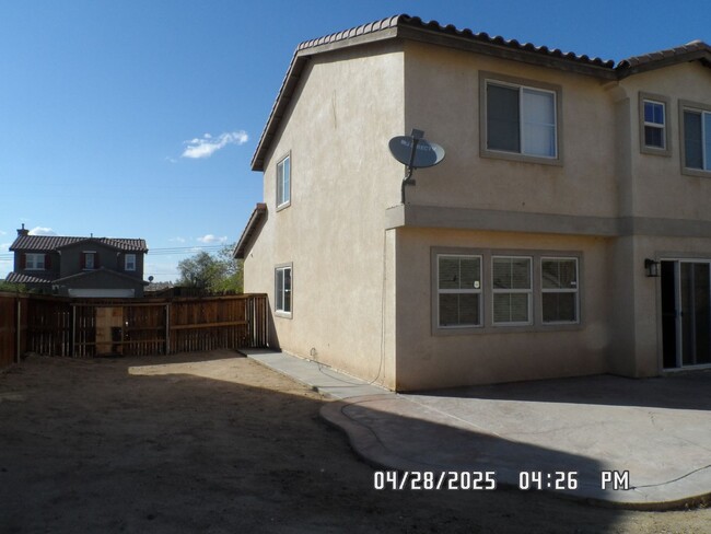 Building Photo - 3 Bedrooms, 2 1/2 Bathrooms, 2 Story, Loft...