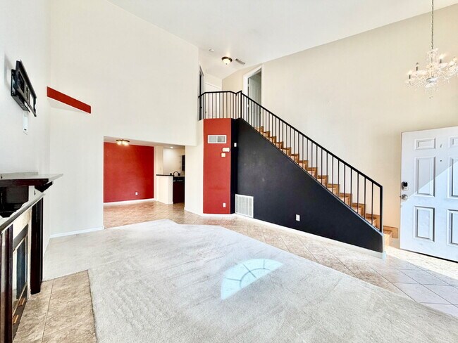Building Photo - UPGRADED 2 BEDROOM TOWNHOME | SOLAR + PRIVATE YARD | SILVERADO RANCH / HENDERSON