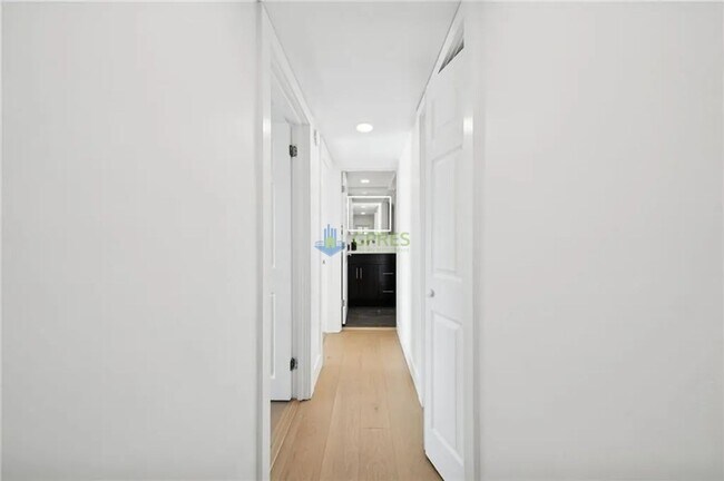 Building Photo - 1308 Goettmann St
