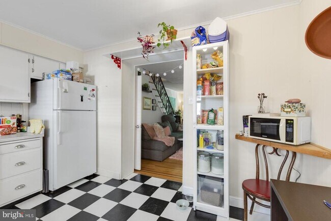 Building Photo - 1922 S Camac St