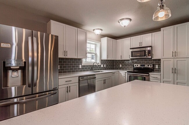 Building Photo - 1316 Elm Creek Dr