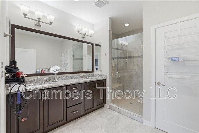 Building Photo - 42392 Soave Dr