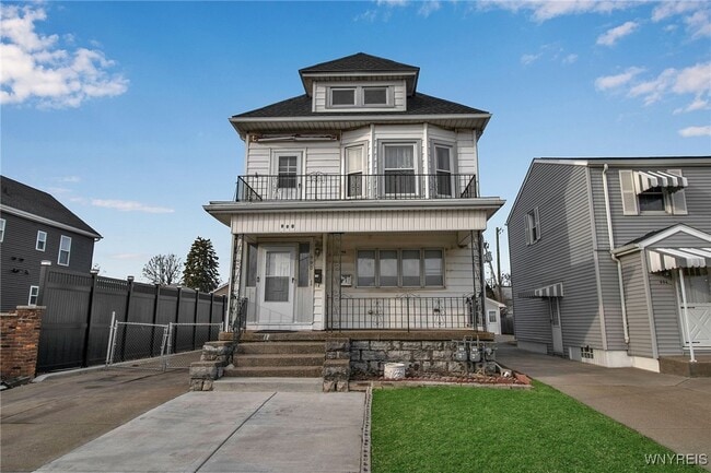 Primary Photo - 990 Hertel Ave