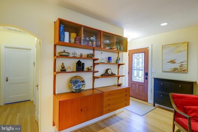 Building Photo - 4504 Highland Ave