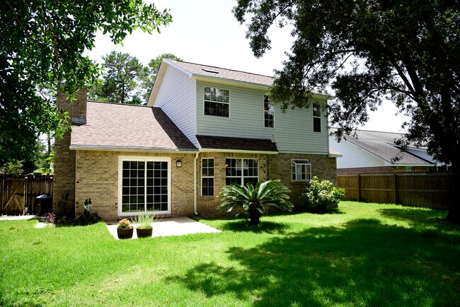Building Photo - 311 Parkwood Pl
