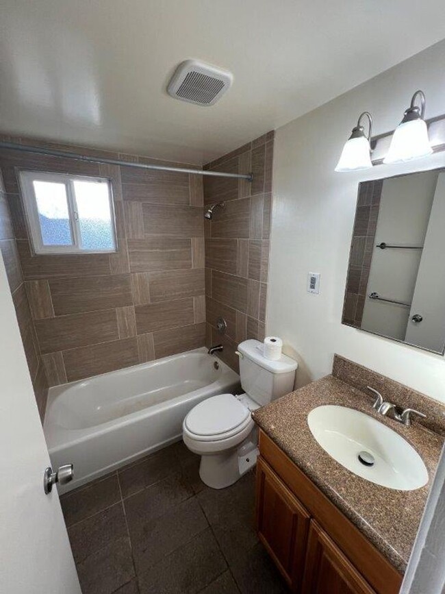 Building Photo - Nor Cal Realty Inc, - 2 BD 2 BTH Single fa...