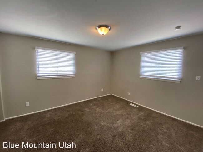 Building Photo - 2129 N 250 W