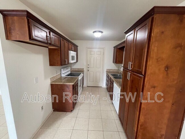 Building Photo - 909 Parkplace Ridge