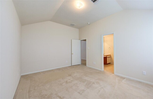 Building Photo - 3639 Barkers Crossing Ave