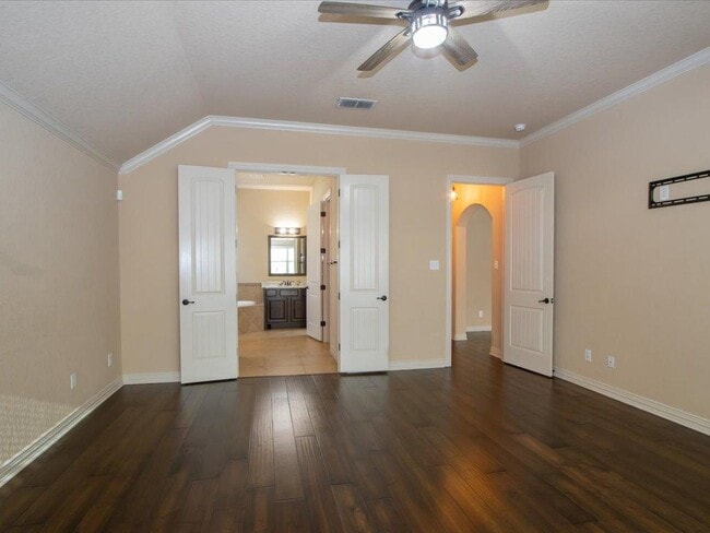 Building Photo - 26618 Camden Chase