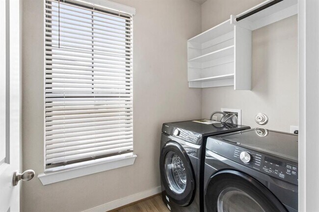 Building Photo - 283 Fieldwood Dr