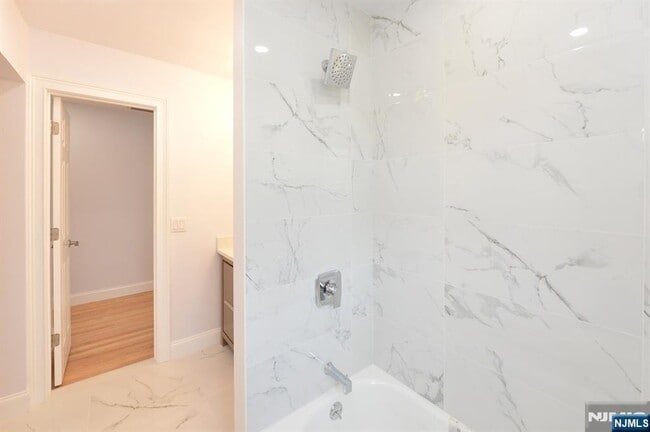 Building Photo - 269 Columbia Terrace