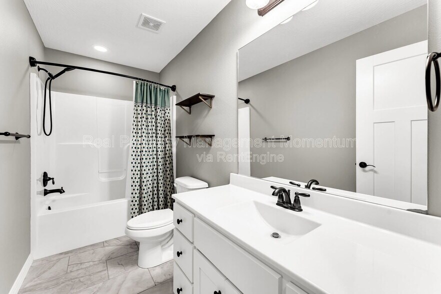 Building Photo - 825 S Trail Point Ct