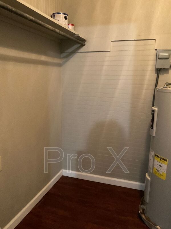 Building Photo - 101 S Elm St