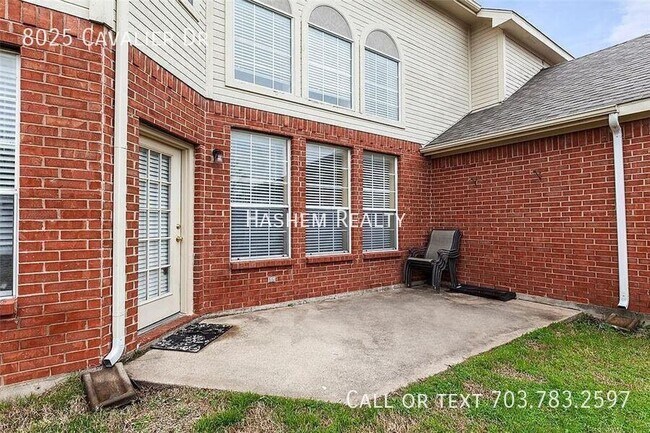 Building Photo - 8025 Cavalier Dr