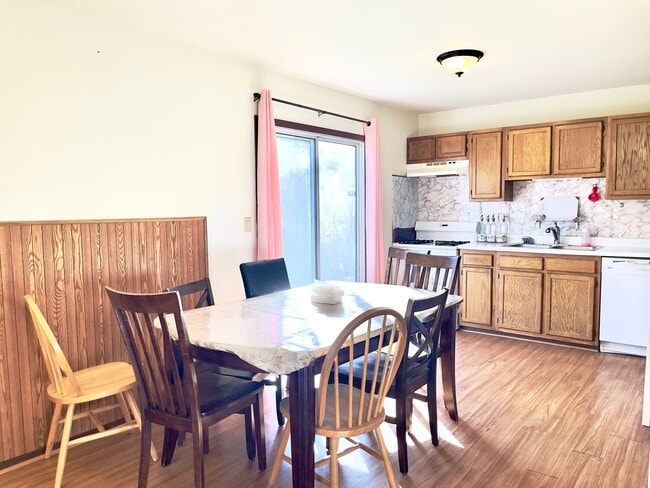 Building Photo - 817 74th St