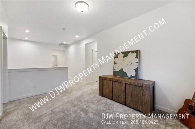 Building Photo - 14588 Cooper Sunrise Dr