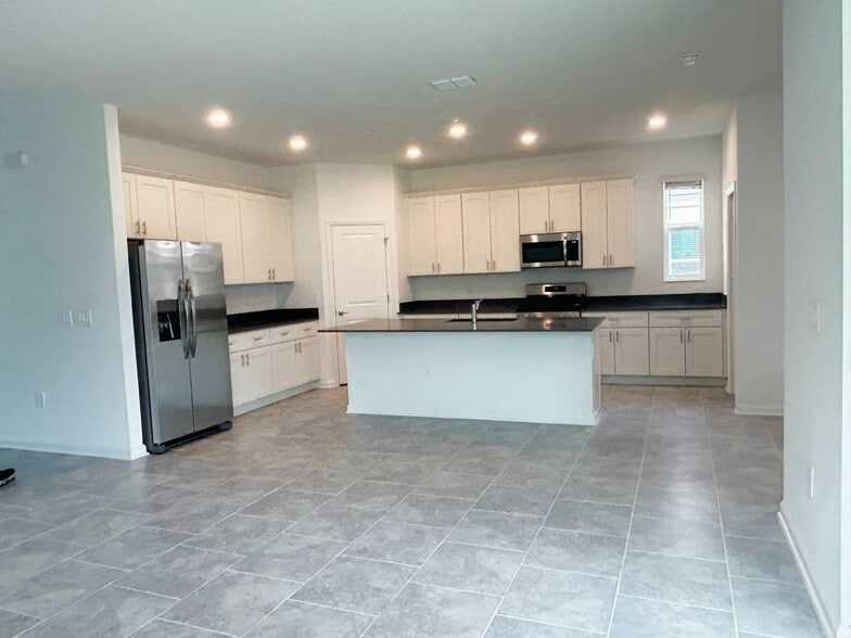 Building Photo - 2147 Sweet Honey Ln
