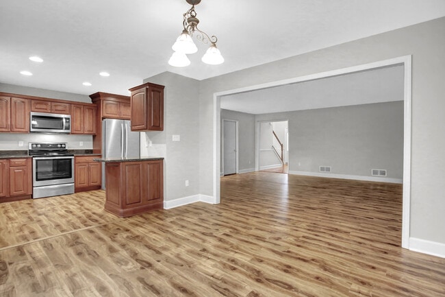 Building Photo - 16 Lismore Pl