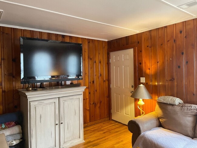 Building Photo - 3BR Close to the Heart of Normaltown