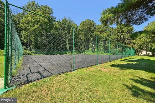 Building Photo - 5 Dendron Ct