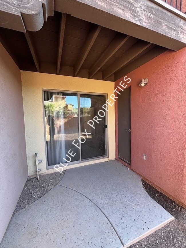 Building Photo - 322 N Hasman Dr