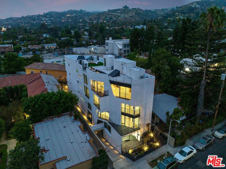 Building Photo - 1533 N Vista St