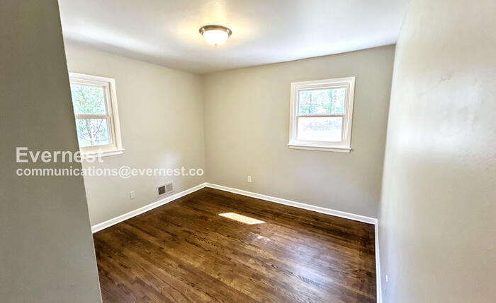 Building Photo - 1225 Linwood St