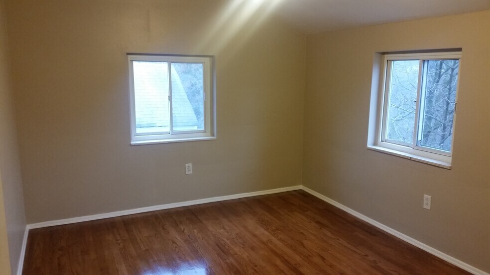 Building Photo - 251 Sebring Ave