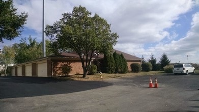 Building Photo - Spanish Villa