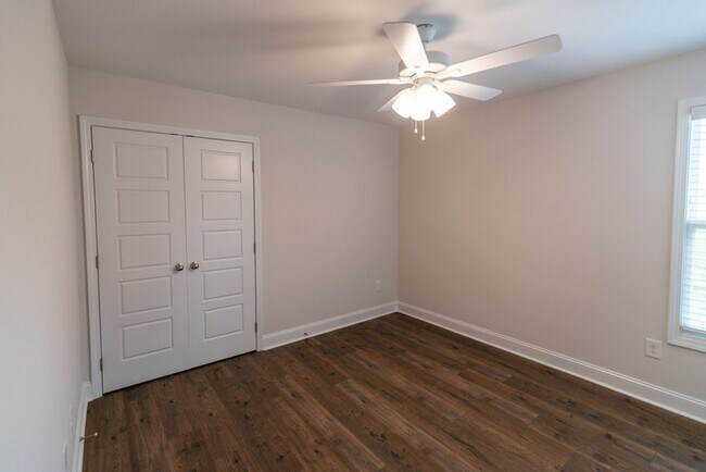 Building Photo - Gorgeous Single Family Home