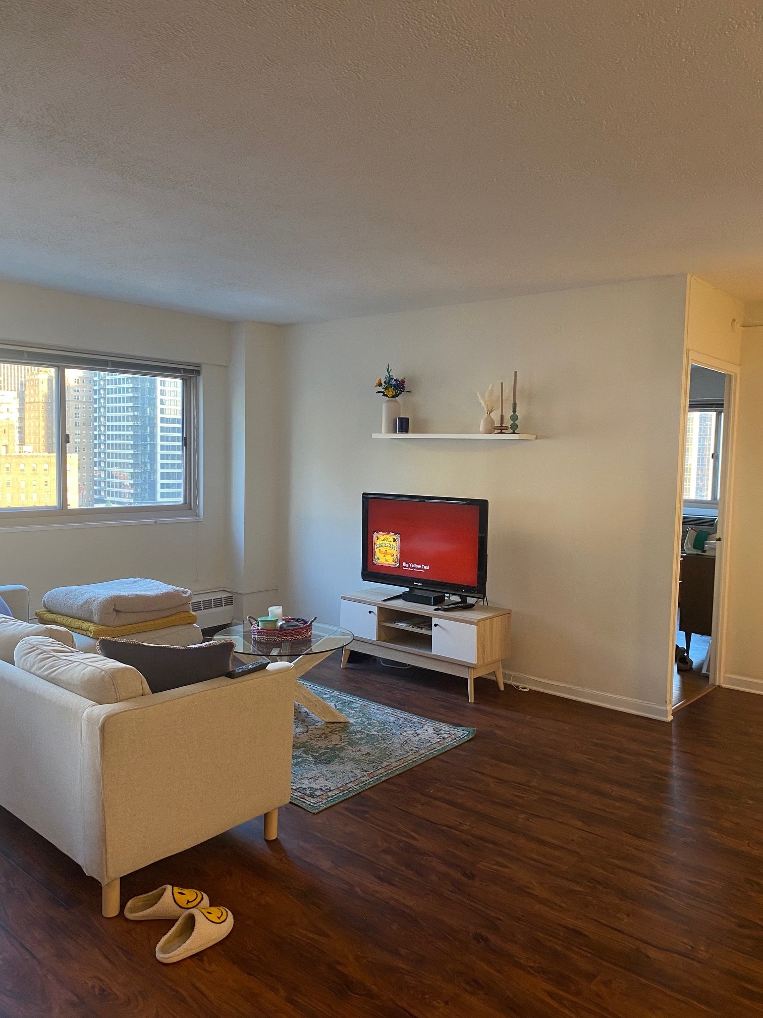 Living Room - 2101 Chestnut St