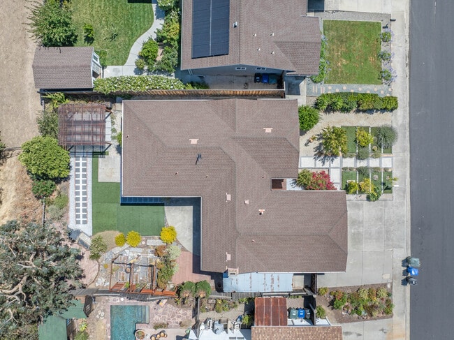 Building Photo - 2225 Mt Whitney Dr