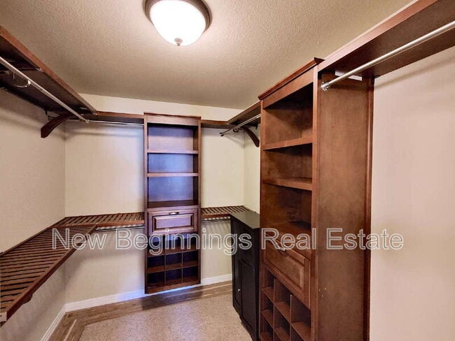 Building Photo - 8742 Stony Creek Dr